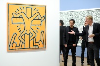 VIENNA, AUSTRIA - JUNE 02: Adrien Brody is guided through the Keith Haring exhibition by Klaus Albrecht Schroeder at Albertina on June 2, 2018 in Vienna, Austria. The visit is part of the Life Ball, an annual charity event that raises funds for HIV & AIDS projects and celebrates its 25th anniversary this year at Vienna's City Hall. (Photo by Andreas Rentz/Life Ball 2018/Getty Images)